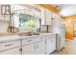 1009 WARWICK STREET - 9