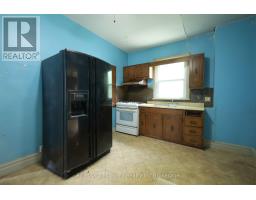 358 GLEBE STREET E - 11