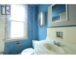 358 GLEBE STREET E - 13