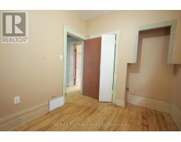 358 GLEBE STREET E - 17