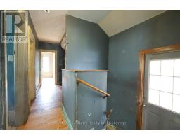 358 GLEBE STREET E - 21