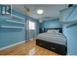 109 CANROBERT STREET - 17
