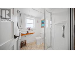15 FERGUSSON AVENUE - 31