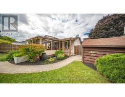 15 FERGUSSON AVENUE - 36