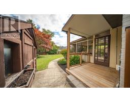 15 FERGUSSON AVENUE - 37