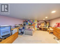 42 JOHN DAVIES DRIVE - 32