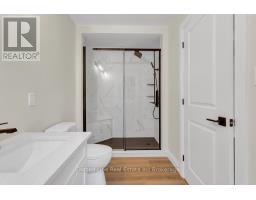 9 DELEVAN CRESCENT - 16