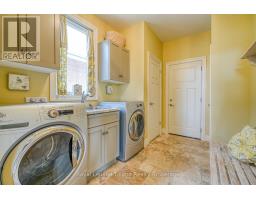 1142 CAEN AVENUE - 24
