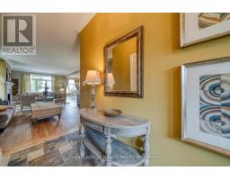 1142 CAEN AVENUE - 8