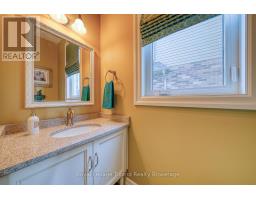 1142 CAEN AVENUE - 9