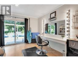 9 OAKWOOD AVENUE - 26