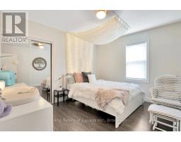 9 OAKWOOD AVENUE - 32