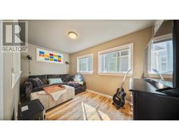 94 WOODSTOCK STREET N - 19
