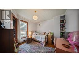 94 WOODSTOCK STREET N - 25