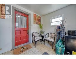 208 VICTORIA STREET - 8