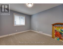 176 TAMARACK BOULEVARD - 31