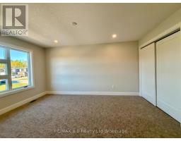 41 CASH CRESCENT - 13