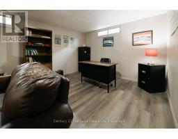 986 BRAESIDE STREET - 32