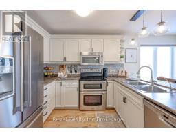 14 SCOURFIELD DRIVE - 17