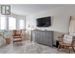 14 SCOURFIELD DRIVE - 26