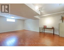 14 SCOURFIELD DRIVE - 35