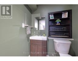 14 SCOURFIELD DRIVE - 38