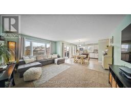 426 CHAMPLAIN AVENUE - 17