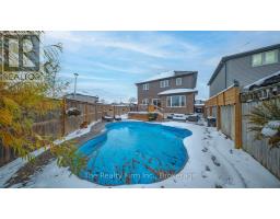 426 CHAMPLAIN AVENUE - 36