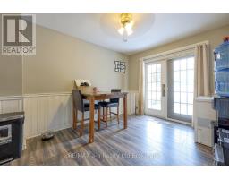 1049 CREE AVENUE - 11