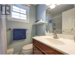 1049 CREE AVENUE - 15