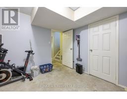 1049 CREE AVENUE - 20