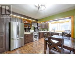 1037 WARWICK STREET - 10