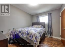 1037 WARWICK STREET - 14