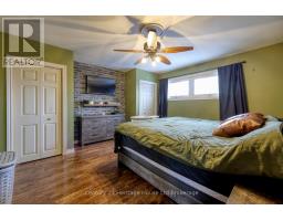 1037 WARWICK STREET - 16