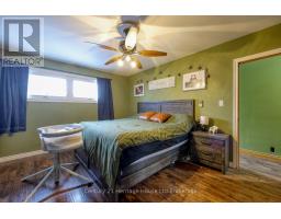 1037 WARWICK STREET - 17