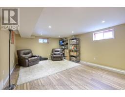 1037 WARWICK STREET - 22