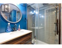 1037 WARWICK STREET - 23