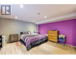 1037 WARWICK STREET - 25