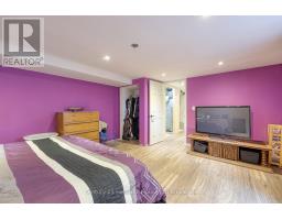 1037 WARWICK STREET - 26