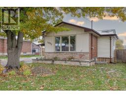 1037 WARWICK STREET - 3