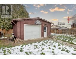 1037 WARWICK STREET - 35