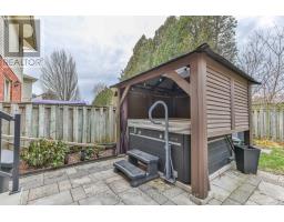 11 MOHICAN DRIVE - 37