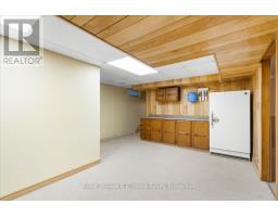 4 CHRISTOPHER COURT - 32