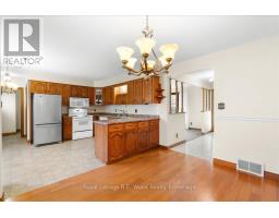 4 CHRISTOPHER COURT - 8