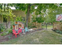 140 VANSITTART AVENUE - 35