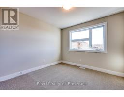 455 GILLESPIE STREET - 27