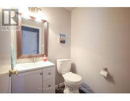 33 WILKINS CRESCENT - 13