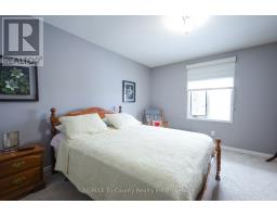 33 WILKINS CRESCENT - 16