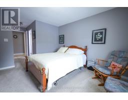 33 WILKINS CRESCENT - 17