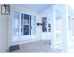 33 WILKINS CRESCENT - 2